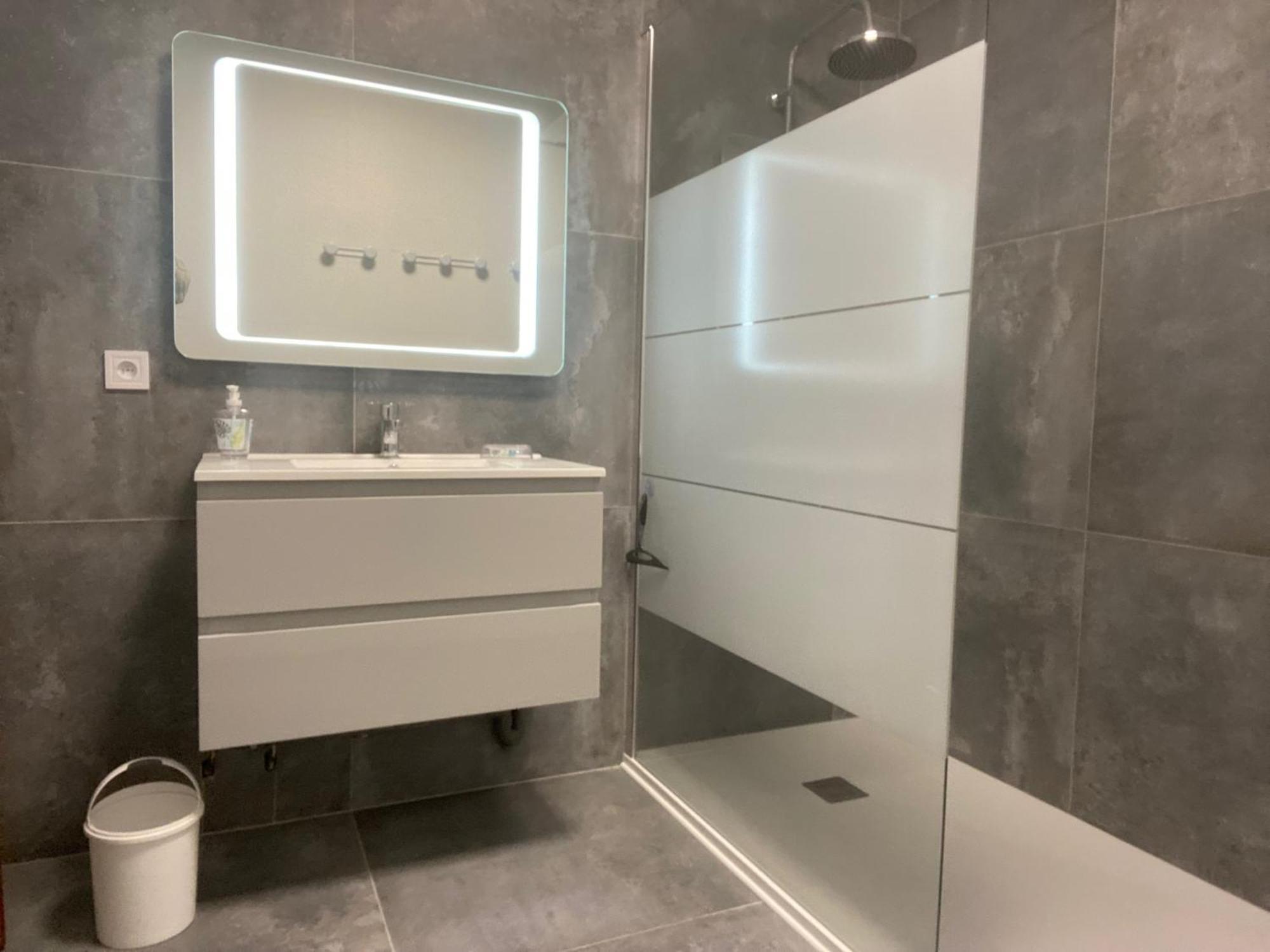 Spacious Flat Close To The Railway Station Troyes Quarto foto