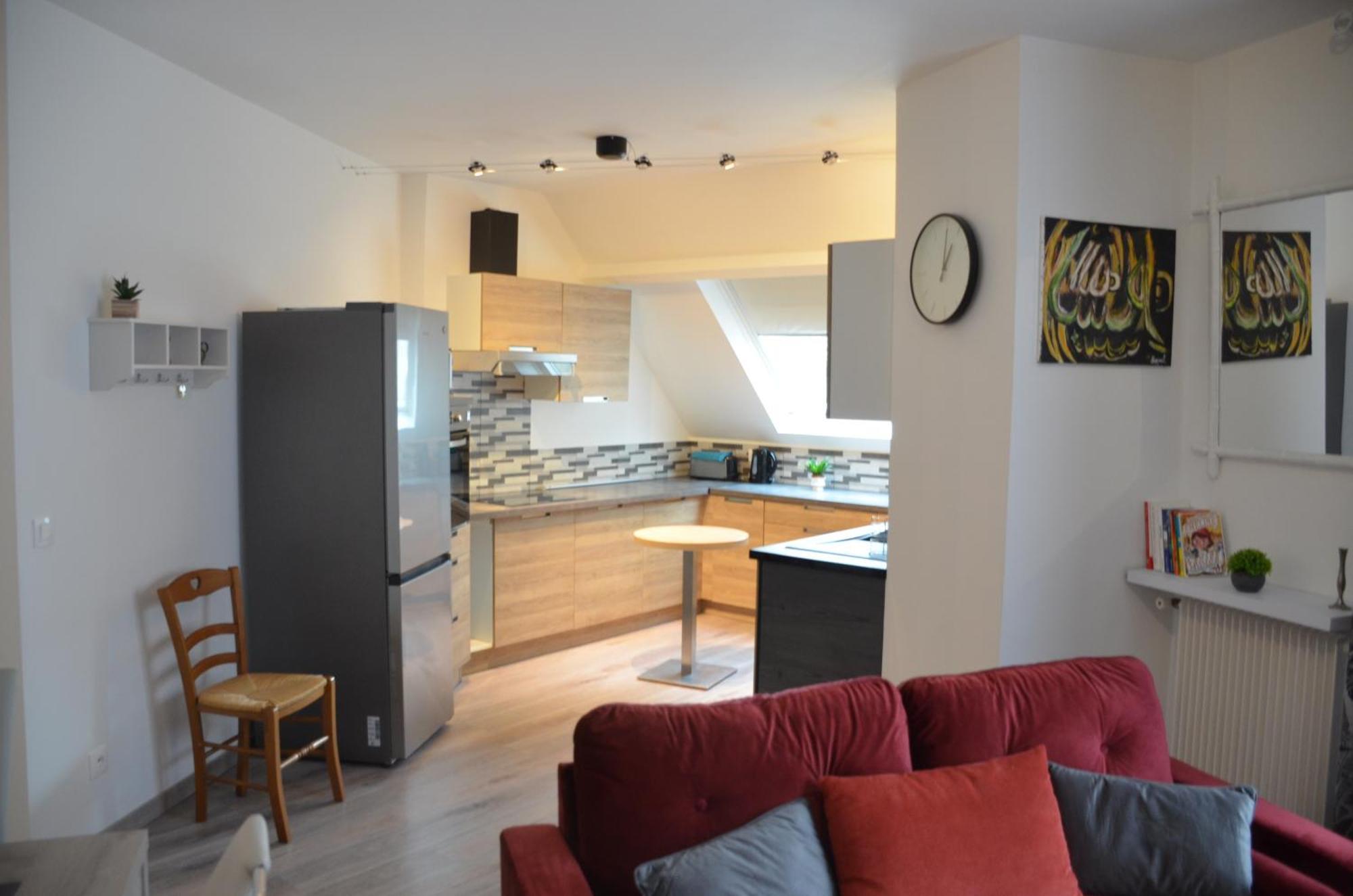 Spacious Flat Close To The Railway Station Troyes Quarto foto