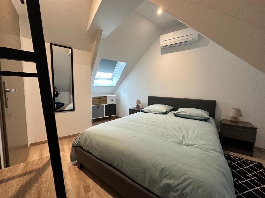 Spacious Flat Close To The Railway Station Troyes Quarto foto