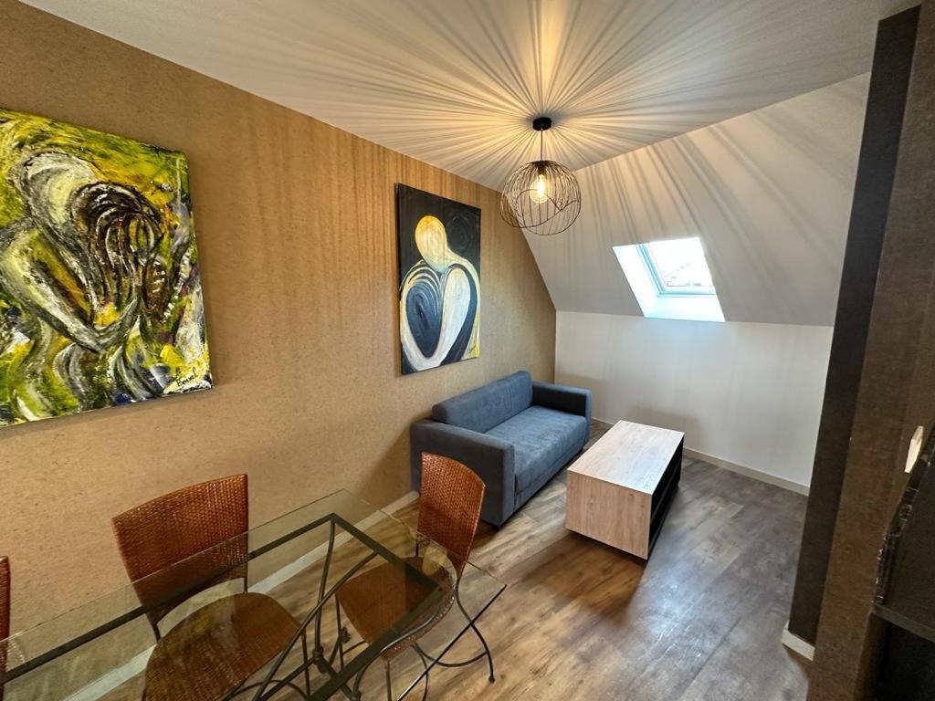 Spacious Flat Close To The Railway Station Troyes Quarto foto